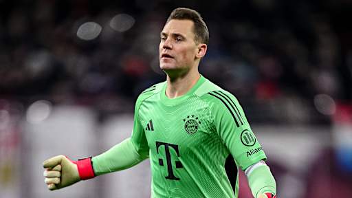 Manuel Neuer jubelt während des Gastspiels des FC Bayern bei RB Leipzig