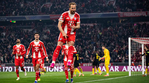 Harry Kanes Jubelsprung nach dem 1:0 im Champions League-Spiel des FC Bayern gegen Royale Union Saint-Gilloise