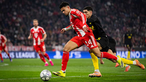 Luis Diaz im Zweikampf im Champions League-Spiel des FC Bayern gegen Royale Union Saint-Gilloise