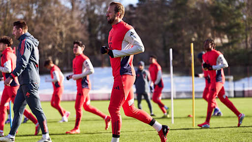 Harry Kane beim Warmlaufen im Abschlusstraining des FC Bayern vor dem Spiel beim Hamburger SV