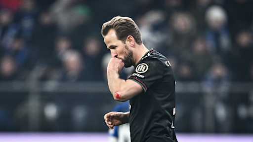 Harry Kane küsst seine Faust beim Jubel während des Gastspiels des FC Bayern in der Bundesliga beim Hamburger SV