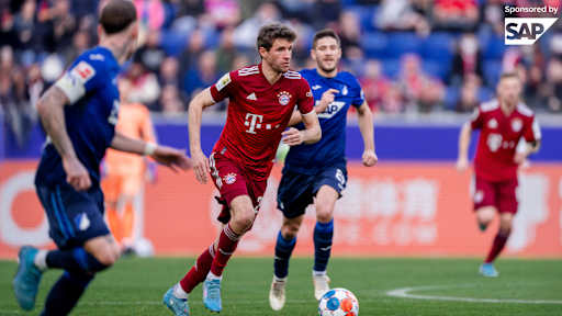 Thomas Müller und Andrej Kramaric im Spiel zwischen dem FC Bayern und der TSG Hoffenheim