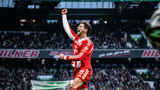 Leon Goretzka jubelt während des Bundesliga-Gastspiels des FC Bayern beim SV Werder Bremen