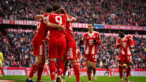 Harry Kane bejubelt sein Tor im Bundesliga-Heimspiel des FC Bayern gegen Eintracht Frankfurt.