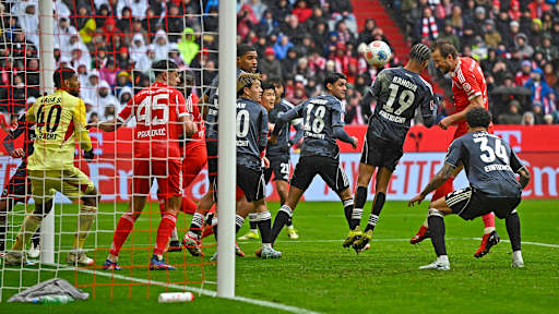 Harry Kane erzielt das Tor zum 2:0 Bundesliga-Heimspiel des FC Bayern gegen Eintracht Frankfurt.