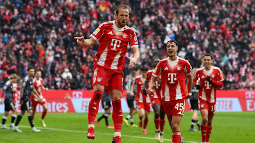 Harry Kane bejubelt sein Tor im Bundesliga-Heimspiel des FC Bayern gegen Eintracht Frankfurt.