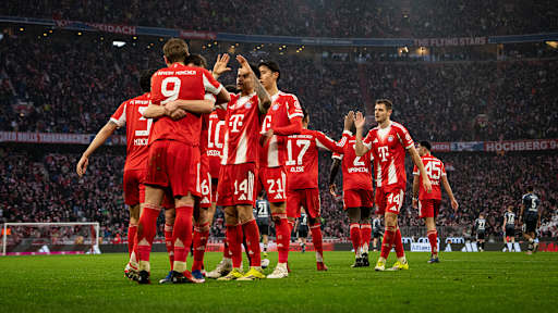 Harry Kane bejubelt sein Tor zum 3:0 im Bundesliga-Heimspiel des FC Bayern gegen Eintracht Frankfurt.