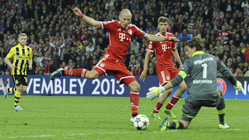 Arjen Robben erzielt den 2:1-Siegtreffer für den FC Bayern im Champions League-Finale 2013 gegen Dortmund
