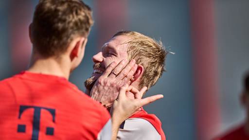 Konrad Laimer in Orange im Abschlusstraining vor Dortmund.