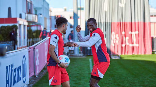 Luis Díaz und Nicolas Jackson in Orange im Abschlusstraining vor Dortmund.