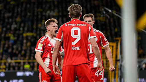 Joshua Kimmich schreit vor Freude während des Bundesliga-Topsspiels des FC Bayern bei Borussia Dortmund