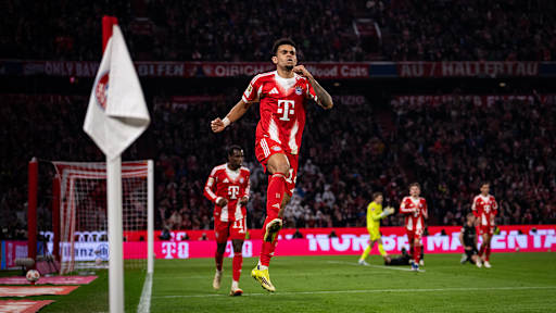 Luis Diaz bejubelt sein Tor zum 1:0 im Bundesliga-Spiel des FC Bayern gegen Borussia Mönchengladbach.