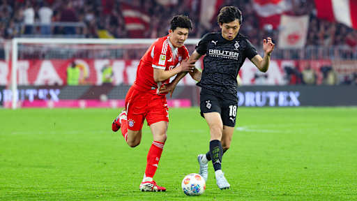 Minjae Kim führt einen Zweikampf im Bundesliga-Spiel des FC Bayern gegen Borussia Mönchengladbach.