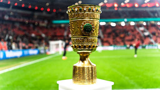 DFB-Pokal-Trophäe in der Leverkusener BayArena