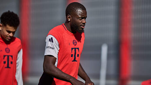 Dayot Upamecano im Abschlusstraining des FC Bayern vor dem Spiel in Leverkusen