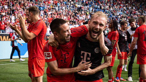 Raphaël Guerreiro mit Konrad Laimer beim FC Bayern