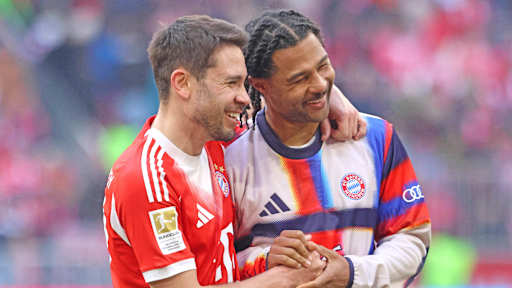 Raphaël Guerreiro mit Serge Gnabry beim FC Bayern