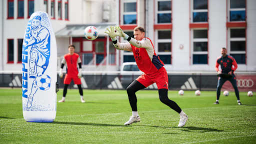 Manuel Neuer in einer Trainingseinheit des FC Bayern