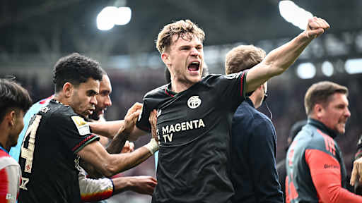 Joshua Kimmich schreit vor Freude während des Gastspiels des FC Bayern in der Bundesliga beim SC Freiburg