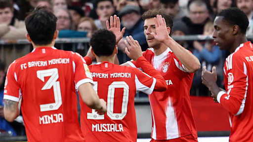 Leon Goretzka jubelt nach dem 2:0 im Bundesliga-Spiel des FC Bayern beim FC St. Pauli