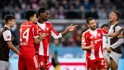 Nicolas Jackson jubelt nach dem 4:0 im Bundesliga-Spiel des FC Bayern beim FC St. Pauli