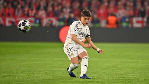 Arda Güler nutzt einen Fehlpass von Manuel Neuer zum 0:1 im Champions League-Viertelfinale zwischen dem FC Bayern und Real Madrid