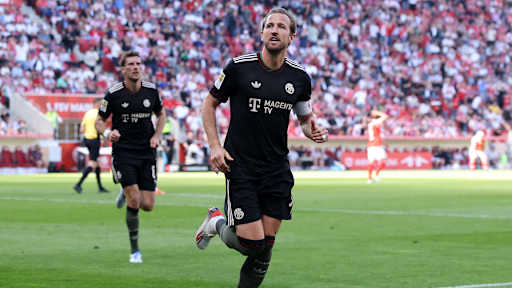 Harry Kane jubelt nach dem 4:3 Irre Aufholjagd! Das Spiel in Mainz in Bildern