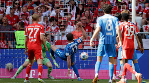 Budu Zivzivadze erzielt das 0:1 im Bundesliga-Spiel des FC Bayern gegen den 1. FC Heidenheim