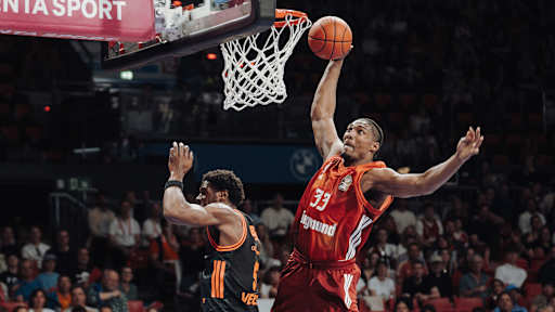 David McCormack Dunk