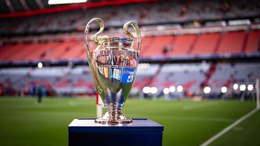 Henkelpott in der Allianz Arena vor dem Rückspiel des FC Bayern gegen Paris Saint-Germain in der Champions League