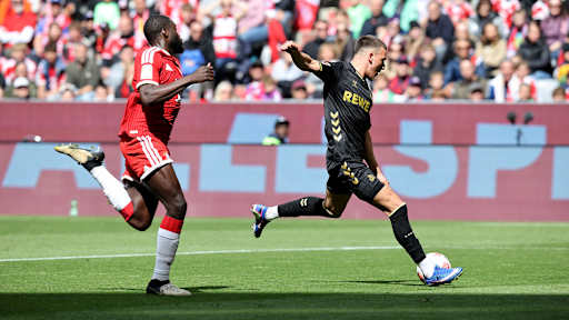 Said el Mala trifft zum 2:1 im Bundesliga-Spiel des FC Bayern gegen den 1. FC Köln