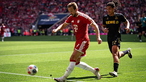 Harry Kane am Ball im Bundesliga-Spiel des FC Bayern gegen den 1. FC Köln