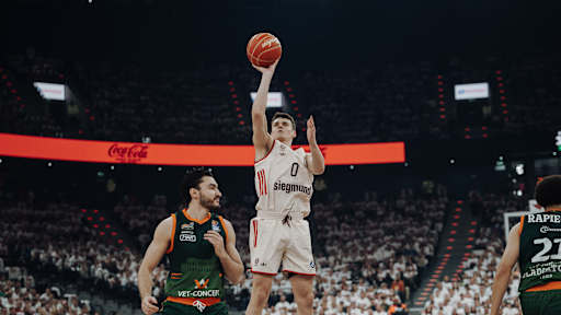 Neno Dimitrijevic Layup