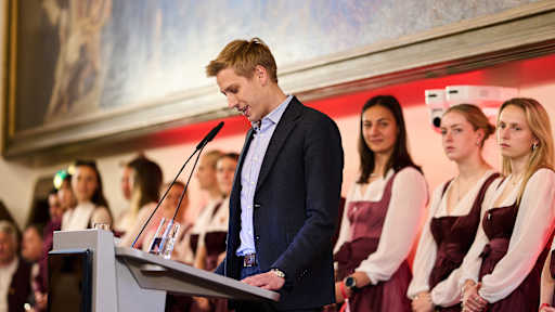 OB Dominik Krause beim Empfang im Münchner Rathaus anlässlich des Doublesiegs 2026.