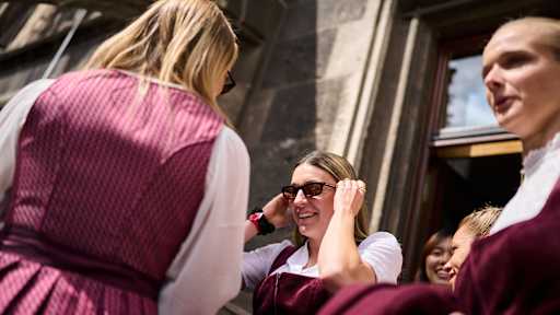 Barbara Dunst beim Empfang im Münchner Rathaus anlässlich des Doublesiegs 2026.