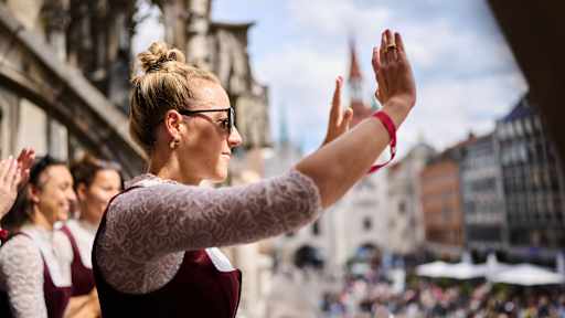 Die FC Bayern Frauen beim Empfang im Münchner Rathaus anlässlich des Doublesiegs 2026.