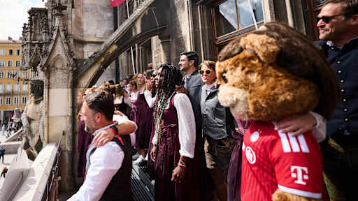 Die FC Bayern Frauen beim Empfang im Münchner Rathaus anlässlich des Doublesiegs 2026.