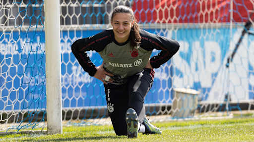 Mala Grohs beim Warm Up.