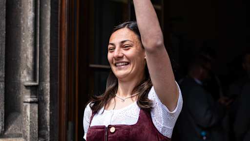 Mala Grohs auf dem Rathausbalkon.