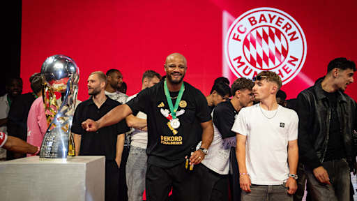 Vincent Kompany and his players on the stage at the Pokal party in Berlin
