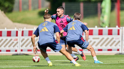 Arijon Ibrahimovic in blue in Bayern training.