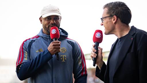 Vincent Kompany gibt FC Bayern TV ein Interview vor dem Testspiel bei Wehen Wiesbaden