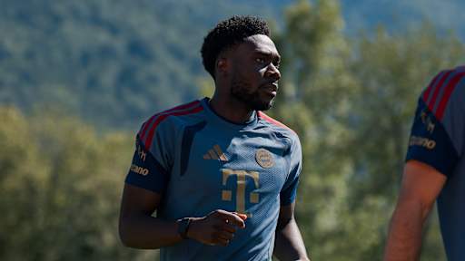 Alphonso Davies im Training des FC Bayern