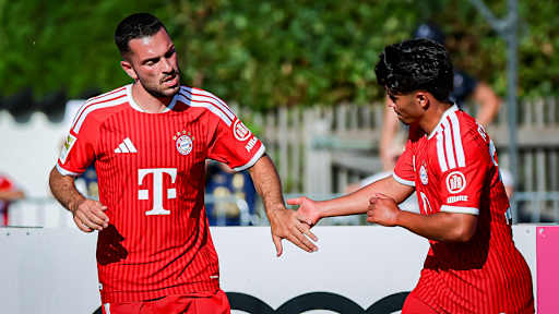 Spielszene aus dem Trainingsspiel des FC Bayern beim FC Rottach Egern in der Sommervorbereitung 2026/27 am Tegernsee