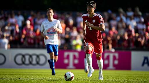 Spielszene aus dem Trainingsspiel des FC Bayern beim FC Rottach Egern in der Sommervorbereitung 2026/27 am Tegernsee