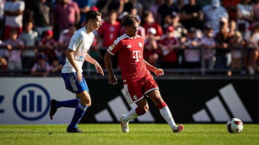 Spielszene aus dem Trainingsspiel des FC Bayern beim FC Rottach Egern in der Sommervorbereitung 2026/27 am Tegernsee