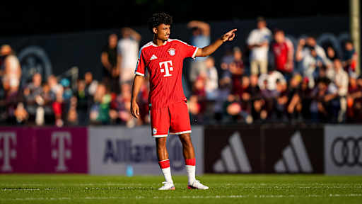 Spielszene aus dem Trainingsspiel des FC Bayern beim FC Rottach Egern in der Sommervorbereitung 2026/27 am Tegernsee