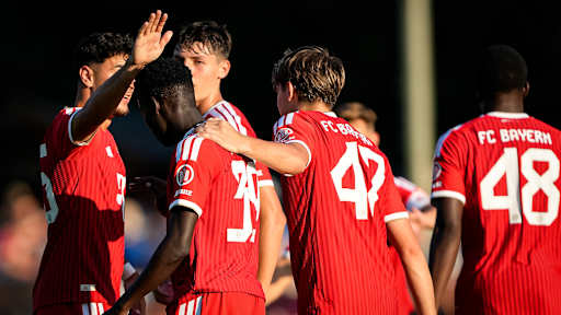 Spielszene aus dem Trainingsspiel des FC Bayern beim FC Rottach Egern in der Sommervorbereitung 2026/27 am Tegernsee