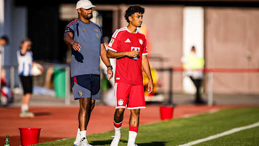 Spielszene aus dem Trainingsspiel des FC Bayern beim FC Rottach Egern in der Sommervorbereitung 2026/27 am Tegernsee