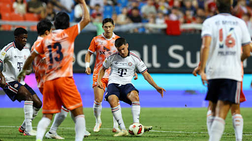 Felive Chavez erzielt das 1:0 im Audi Football Summit des FC Bayern bei Jeju SK
